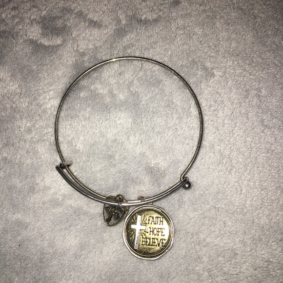 Bracelet bundle! - Picture 4 of 8